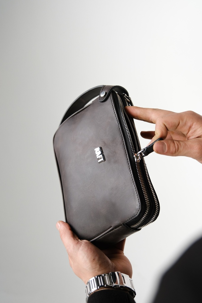 [4381685ac81a0592c-M0] Hakiki Deri Unisex El Çantası – Fermuarlı, Kişiye Özel | Moon Bag 4381 | B2B (Tiguan Antrasit) - Galeri Görseli 4